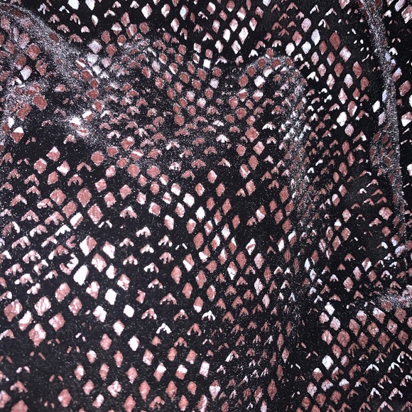 Elegant and sexy Python print tube top - Picture 4 of 5